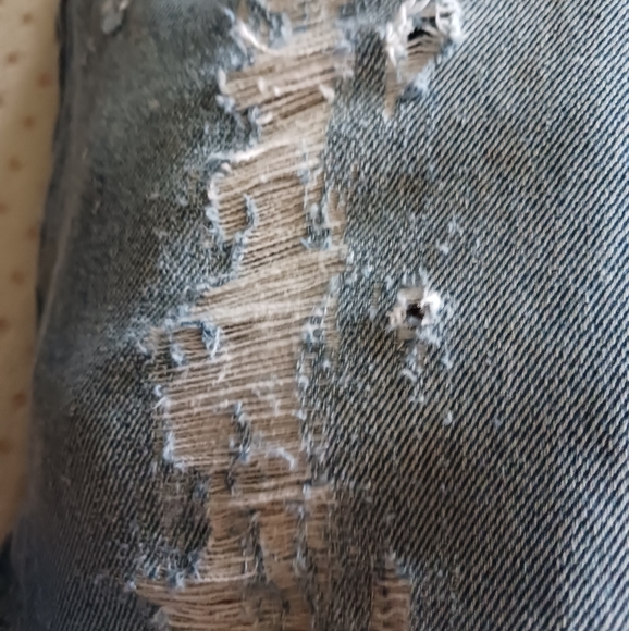 Vintage 90's Bermuda beautiful cut off Distressed Jean shorts - Picture 10 of 11